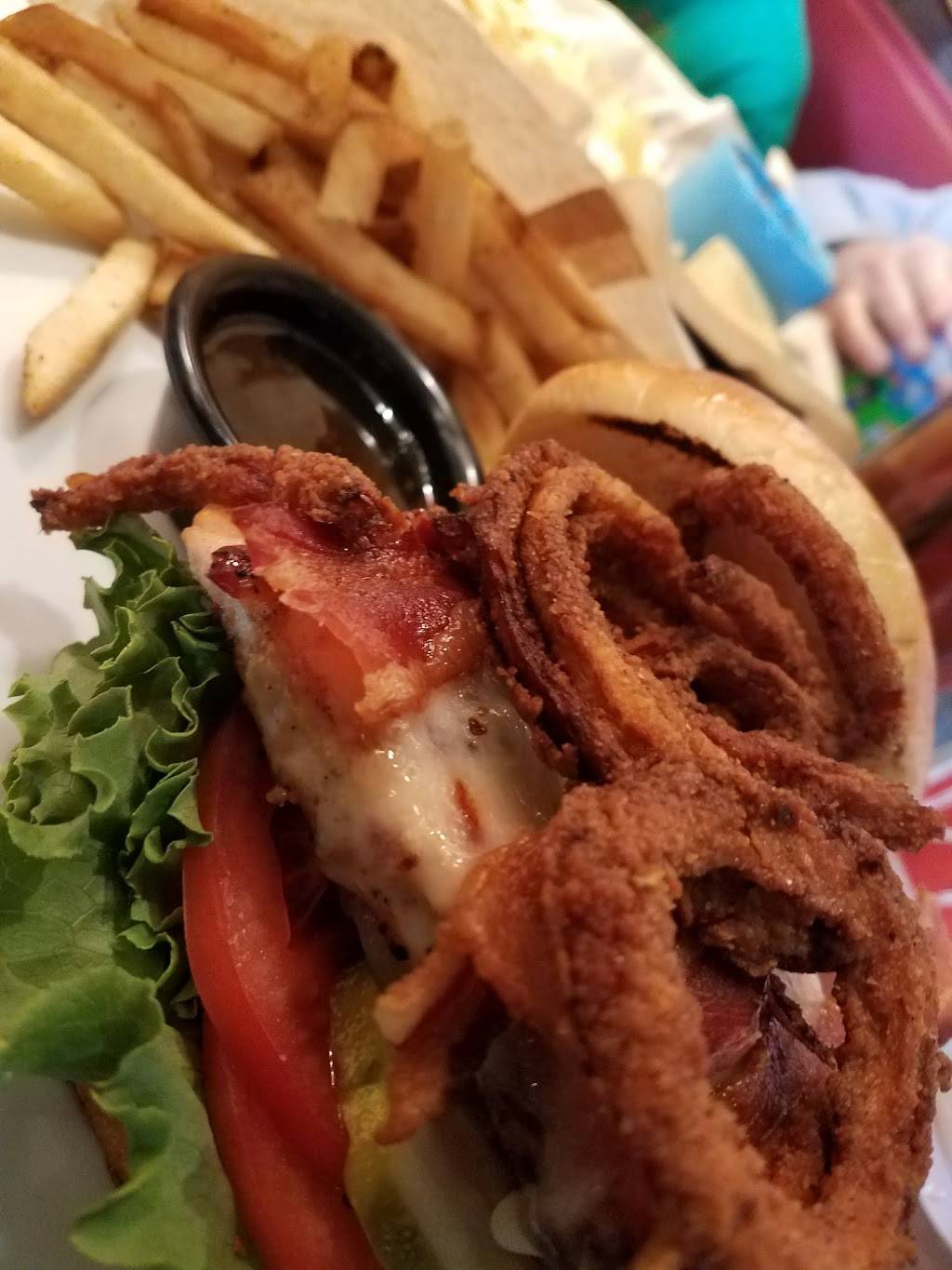 TGI Fridays | restaurant | 900 N Lexington-Springmill Rd, Ontario, OH 44906, USA | 4197476000 OR +1 419-747-6000