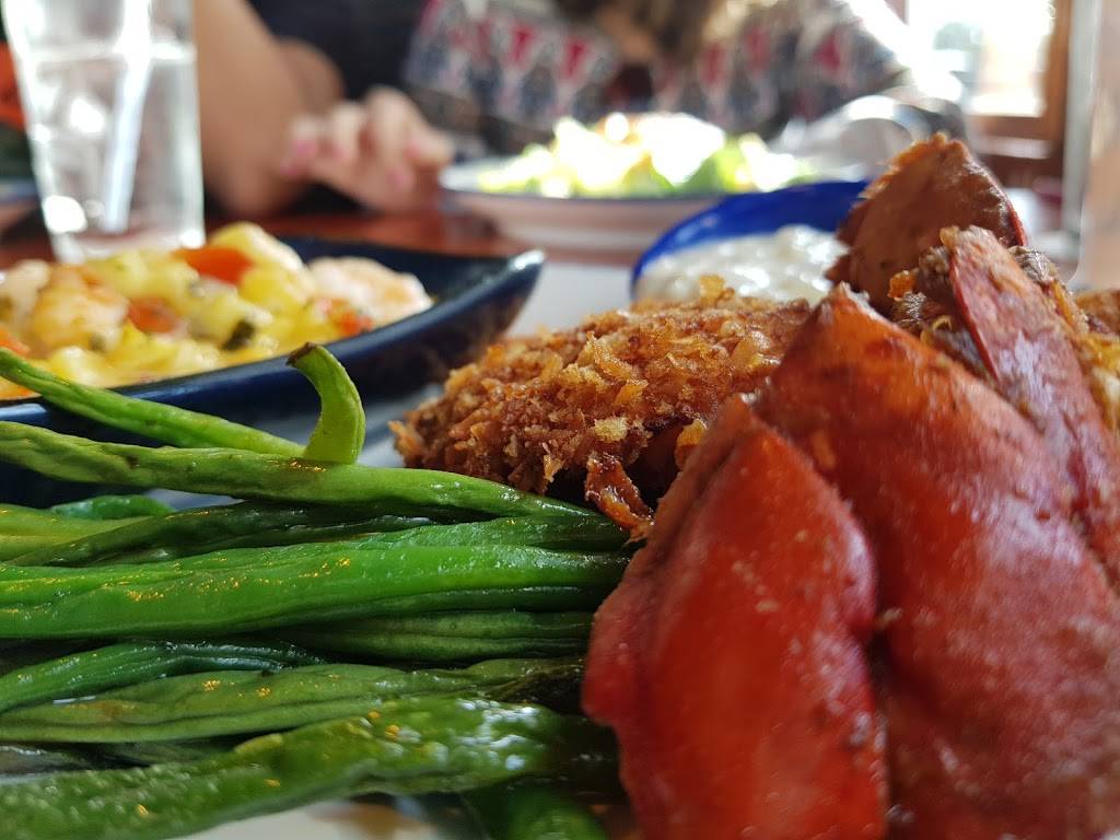 Red Lobster | restaurant | 8003 Golden Sky Ln, Orlando, FL 32809, USA | 4074386627 OR +1 407-438-6627