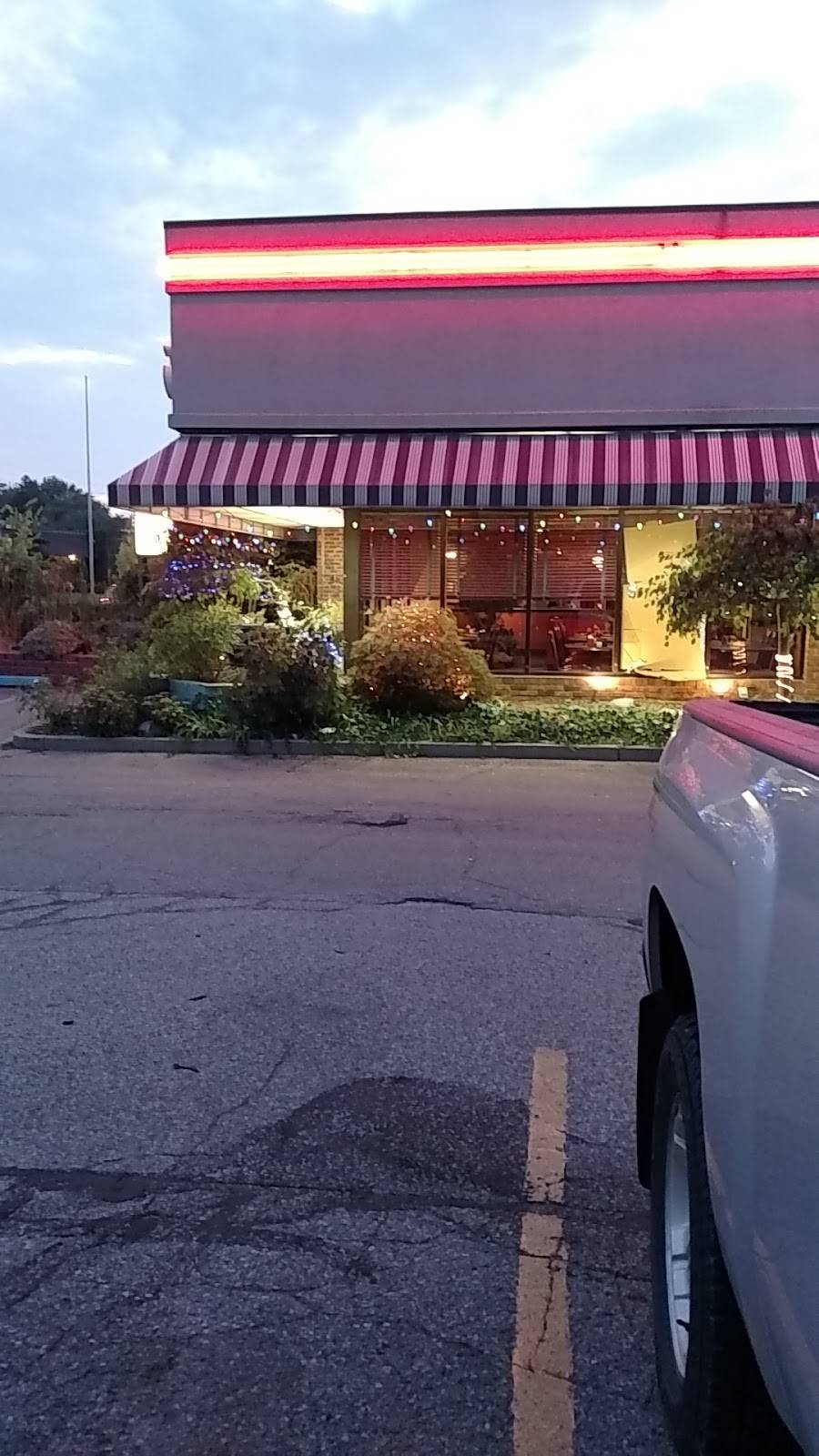 New China King | restaurant | 1104 E Grand River Ave, Howell, MI 48843, USA | 5175520063 OR +1 517-552-0063