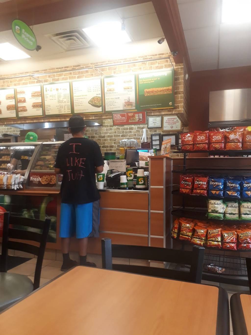 Subway | restaurant | 3348 W Lawrence Ave, Chicago, IL 60625, USA | 7732676969 OR +1 773-267-6969