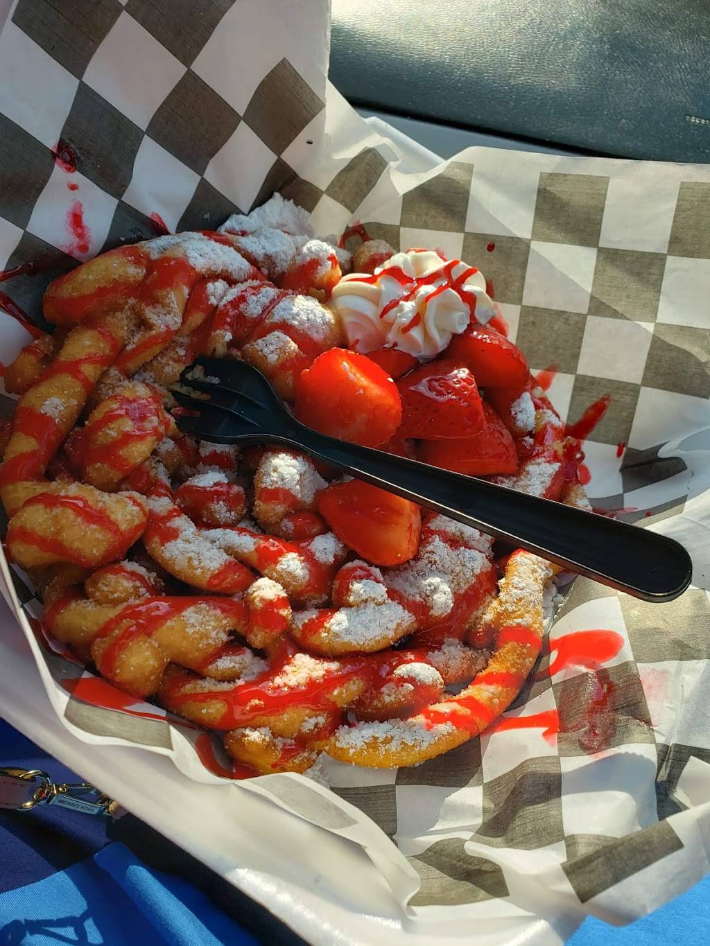 Nadines Funnel Cakes | restaurant | 4331 The Plaza, Charlotte, NC 28205, USA | 7042587248 OR +1 704-258-7248