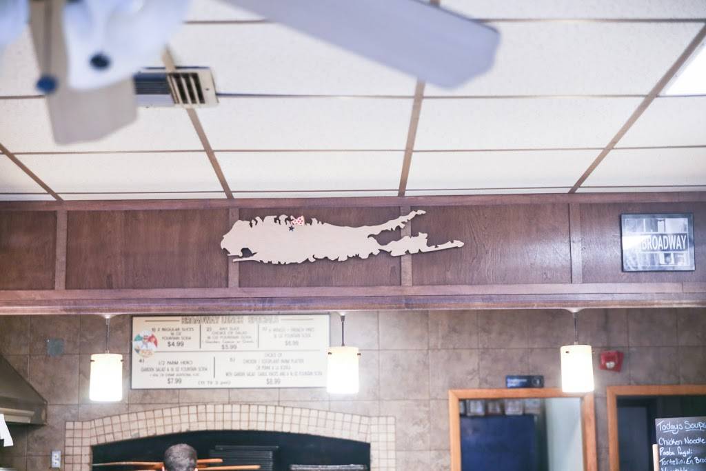 Broadway Pizza & Catering | restaurant | 60 Broadway Greenlawn, Greenlawn, NY 11740, USA | 6312610828 OR +1 631-261-0828