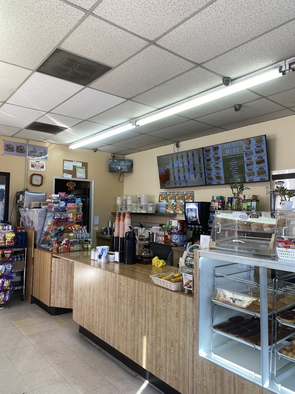 Jons Donuts | bakery | 507 W Willow St, Long Beach, CA 90806, USA | 5629800042 OR +1 562-980-0042