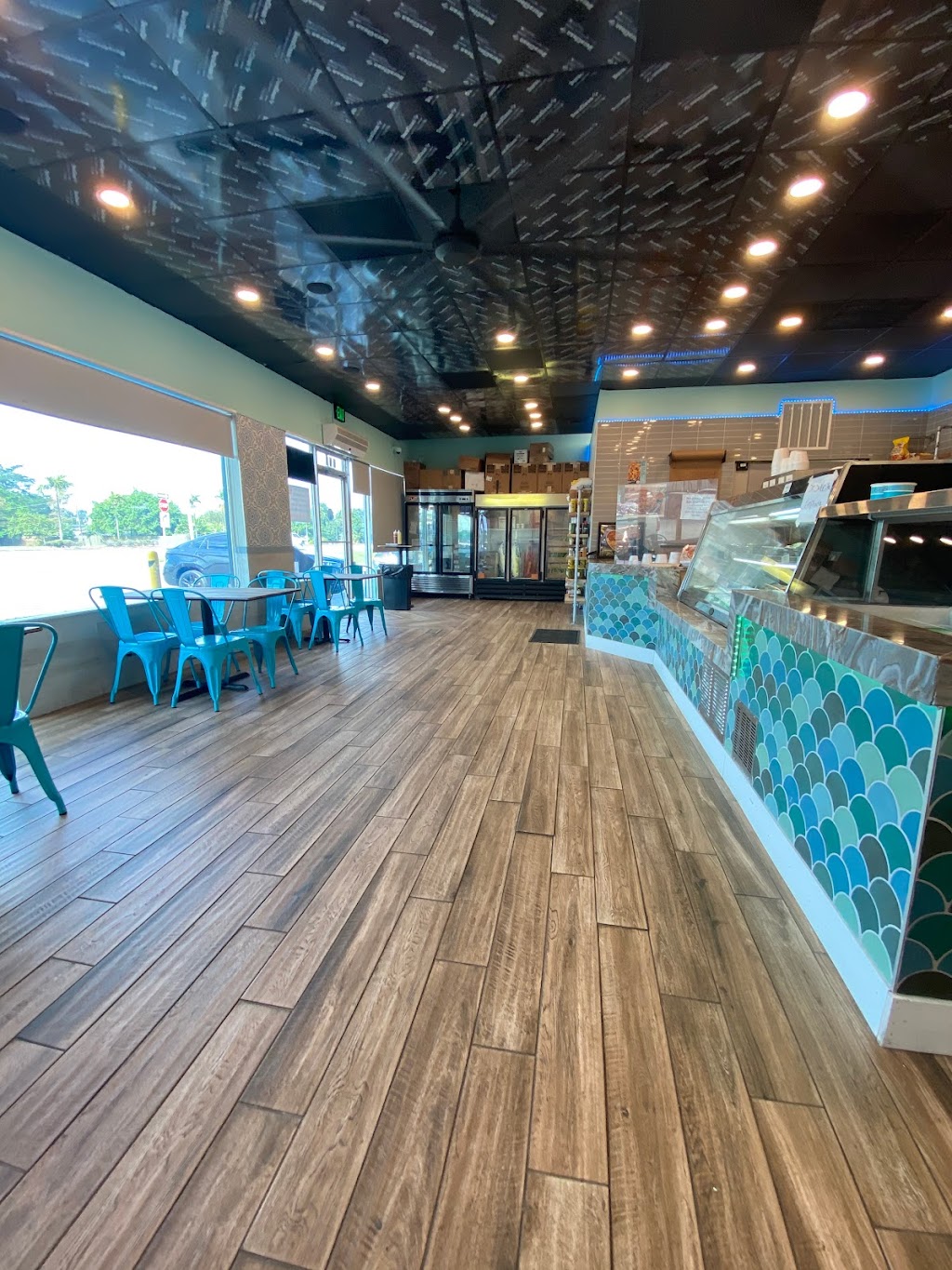 Mr. Shrimp | restaurant | 329 N Main St, Belle Glade, FL 33430, USA | 5619924838 OR +1 561-992-4838