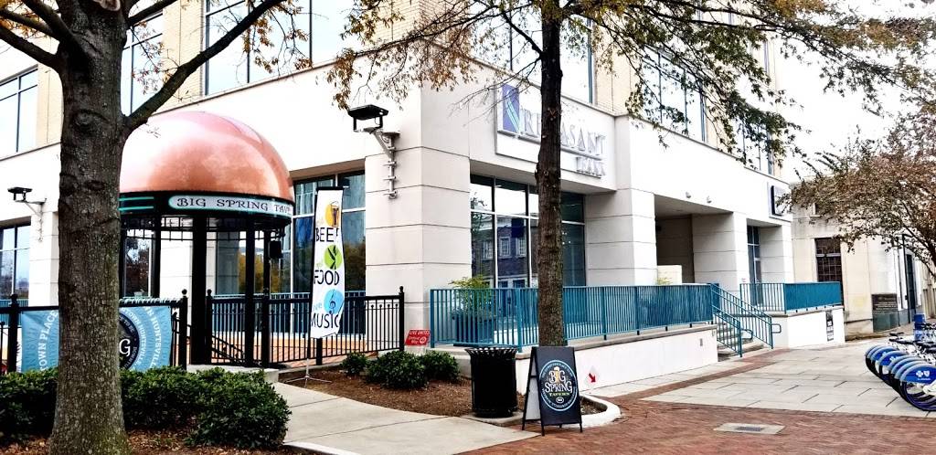 Big Spring Tavern | restaurant | 200 West Side Square, Huntsville, AL 35801, USA | 2565334267 OR +1 256-533-4267