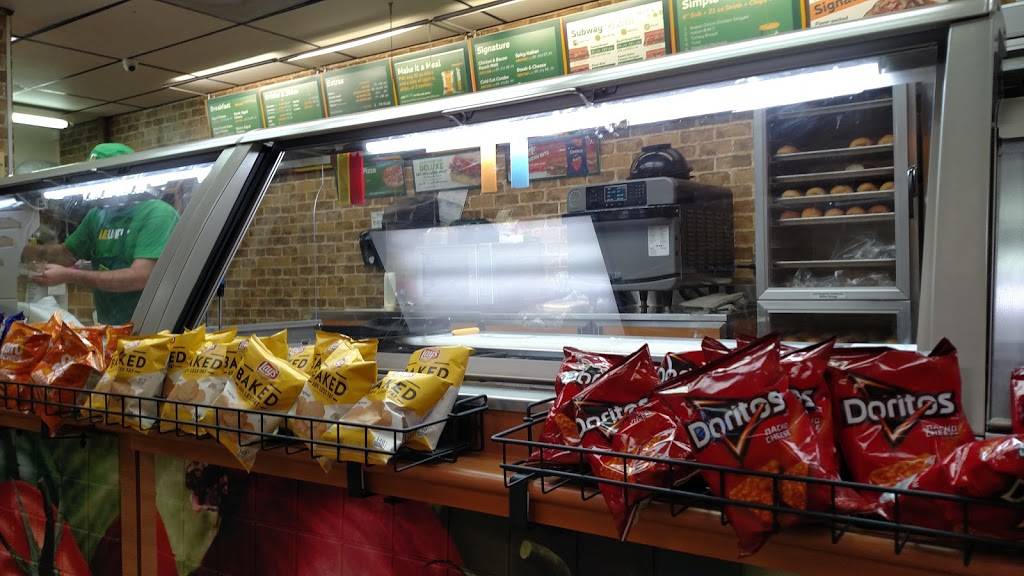 Subway | restaurant | 700 Broad St, Elizabethton, TN 37643, USA | 4235423348 OR +1 423-542-3348