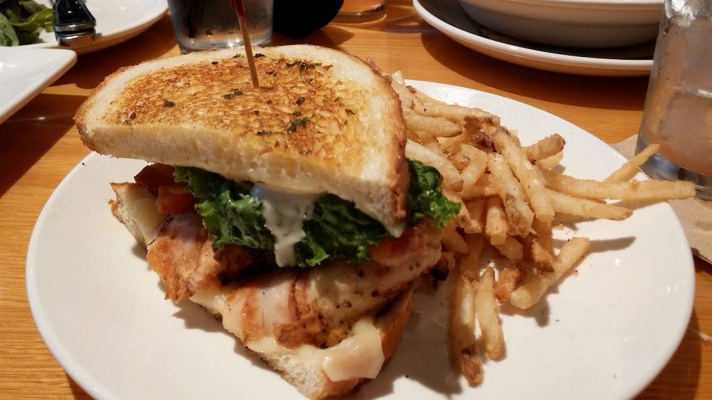 BJs Restaurant & Brewhouse | restaurant | 5500 Grossmont Blvd, La Mesa, CA 91942, USA | 6195897222 OR +1 619-589-7222