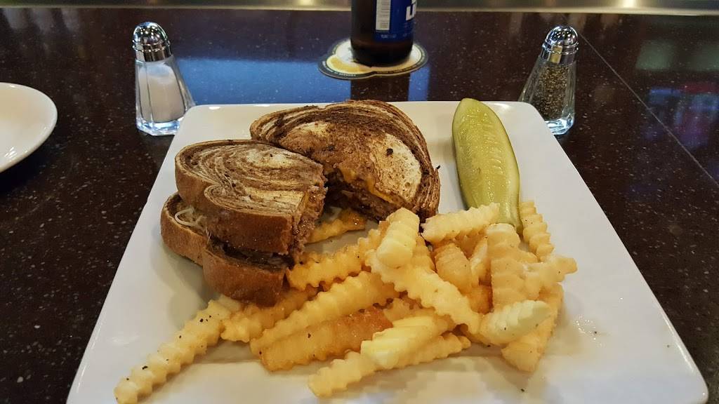 4 Brothers Bar & Grill | restaurant | 1430 Two Rivers Blvd, Le Mars, IA 51031, USA | 7125484444 OR +1 712-548-4444