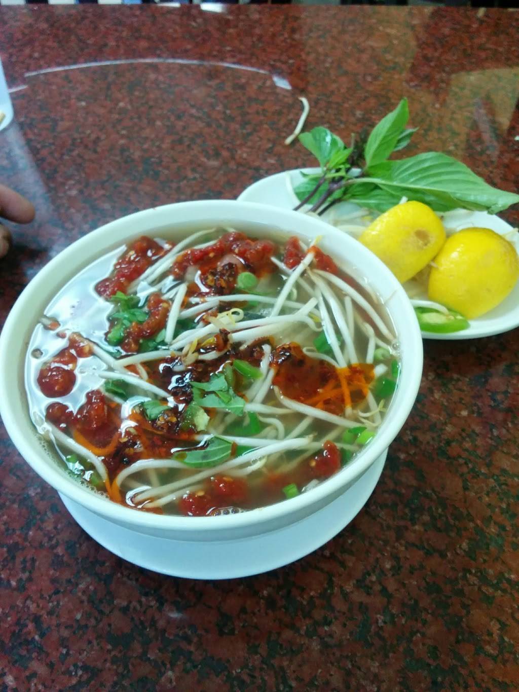 iPho | restaurant | 1072 S Brookhurst Rd, Fullerton, CA 92833, USA | 7145254444 OR +1 714-525-4444