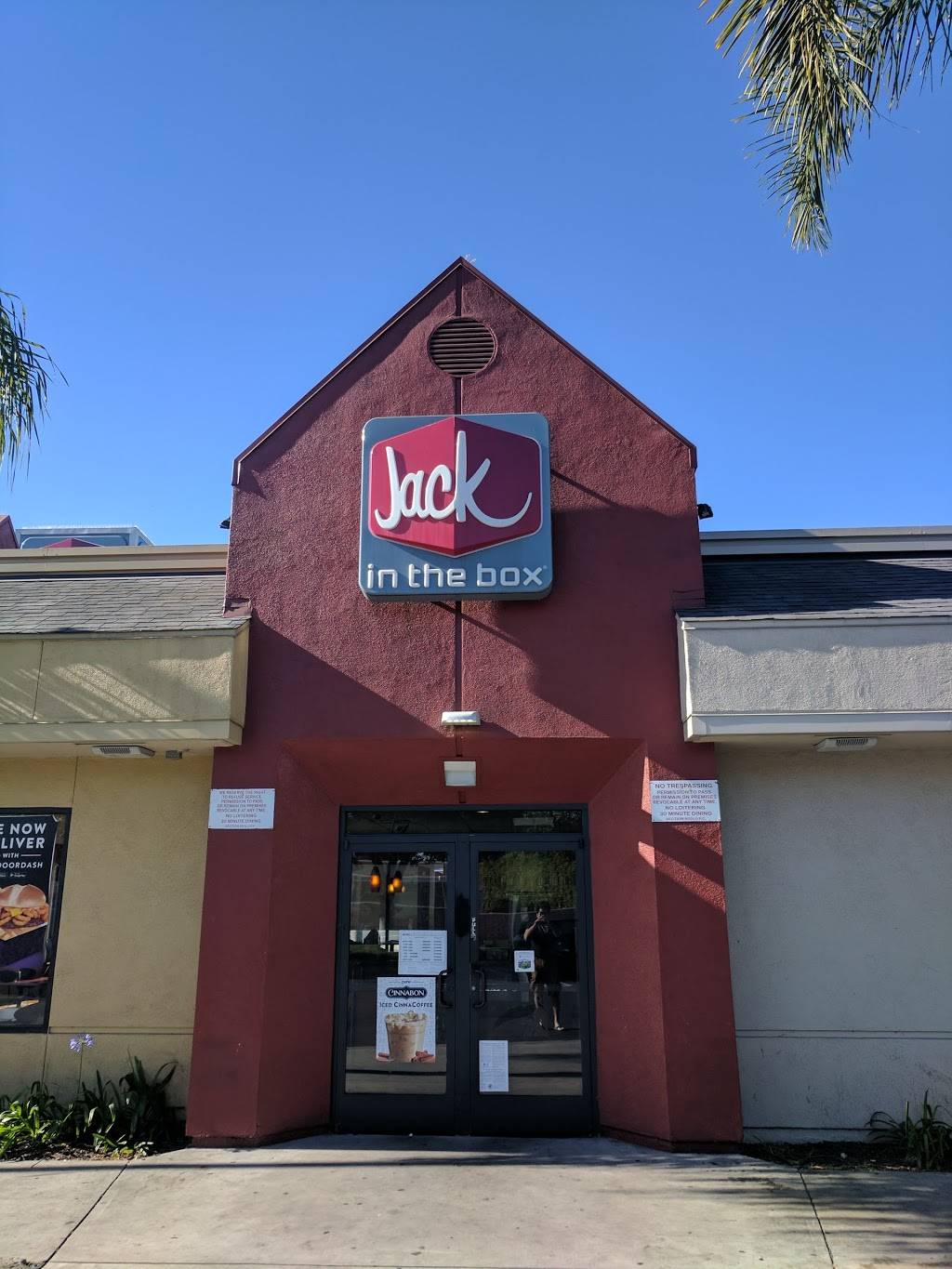 Jack in the Box | restaurant | 5101 W Jefferson Blvd, Los Angeles, CA 90016, USA | 3235250868 OR +1 323-525-0868