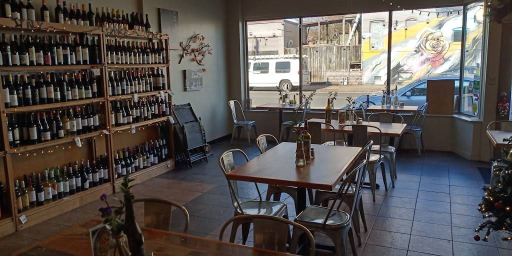 Branch & Vine | restaurant | 2001 1/2 W Main St, Richmond, VA 23220, USA | 8043555182 OR +1 804-355-5182