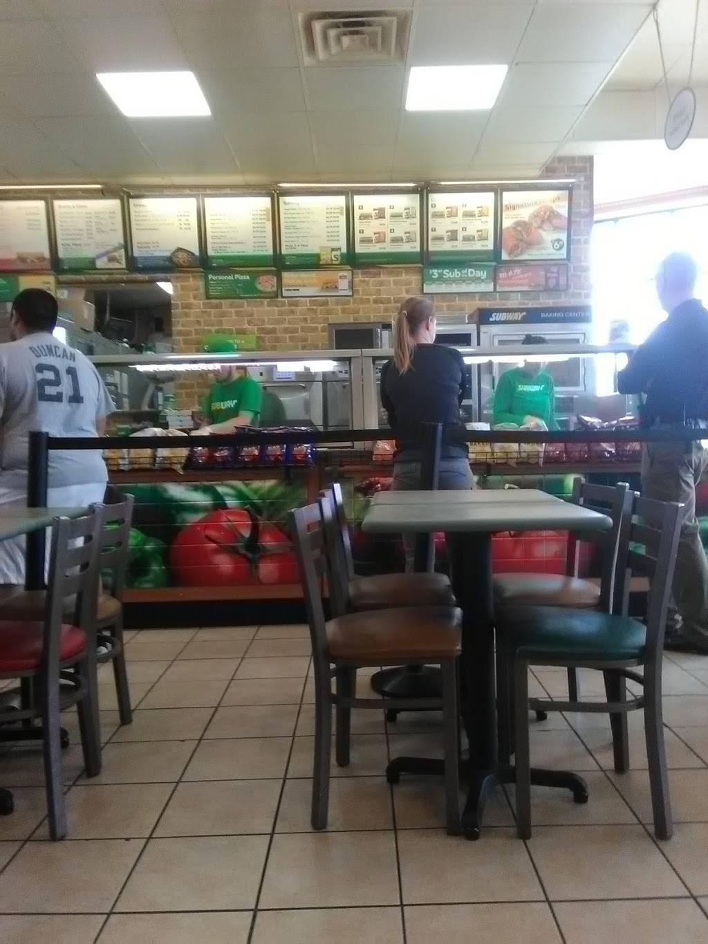 Nogalitos Subway | restaurant | 1911 Nogalitos, San Antonio, TX 78225, USA | 2105335453 OR +1 210-533-5453