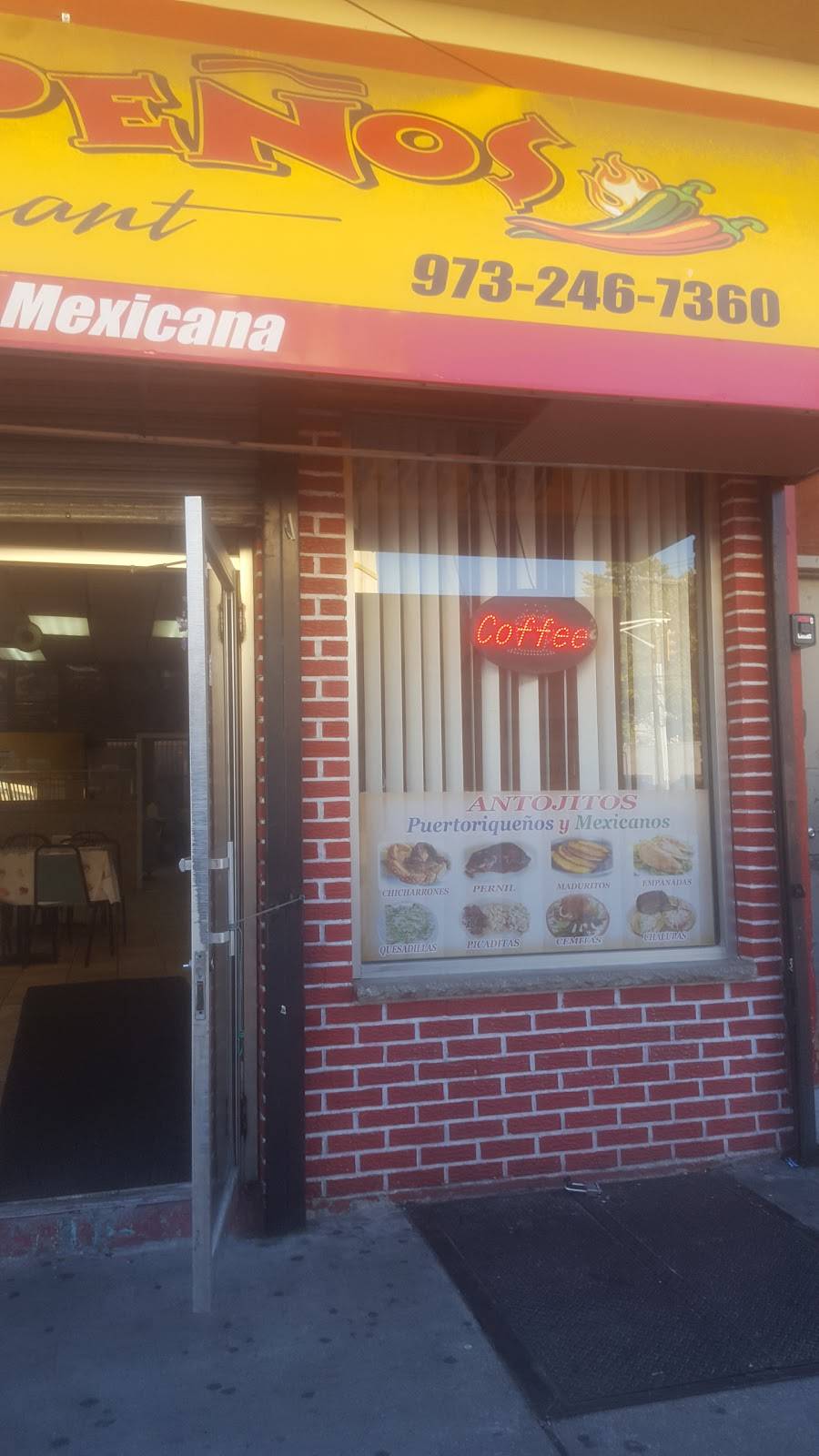 Jalapeños Restaurant | restaurant | 927 Main Ave, Passaic, NJ 07055, USA | 9732467360 OR +1 973-246-7360