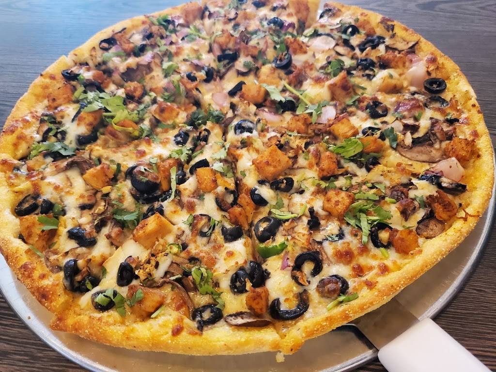 Chicagos Pizza With A Twist | meal delivery | 2016 S Mooney Blvd, Visalia, CA 93277, USA | 5599319300 OR +1 559-931-9300