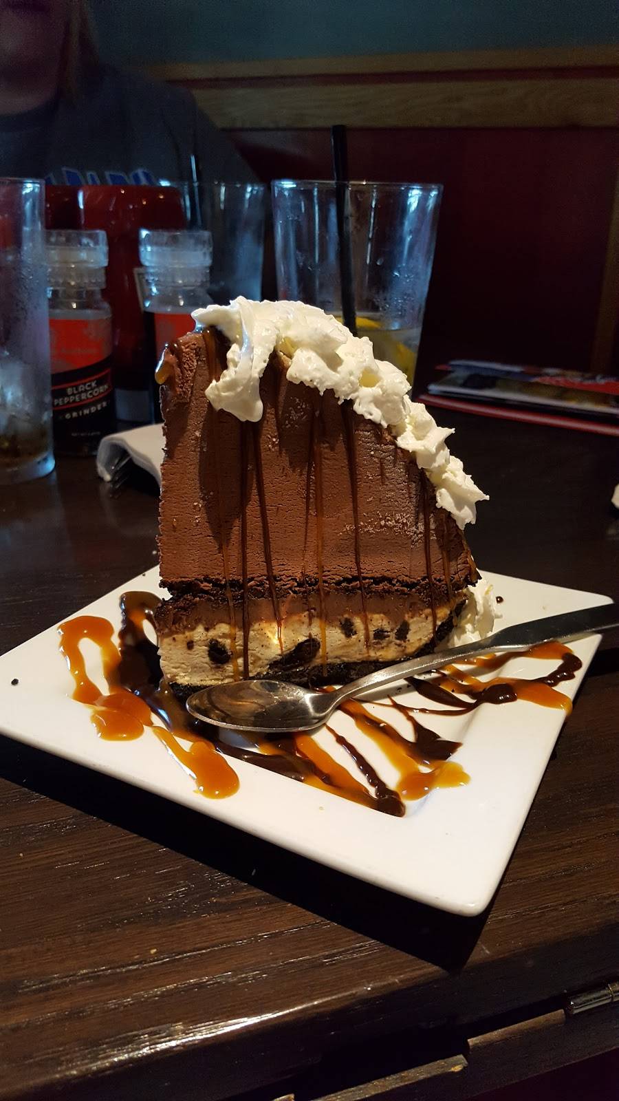 Red Robin Gourmet Burgers and Brews | restaurant | 6522 Monona Dr, Monona, WI 53716, USA | 6082231390 OR +1 608-223-1390