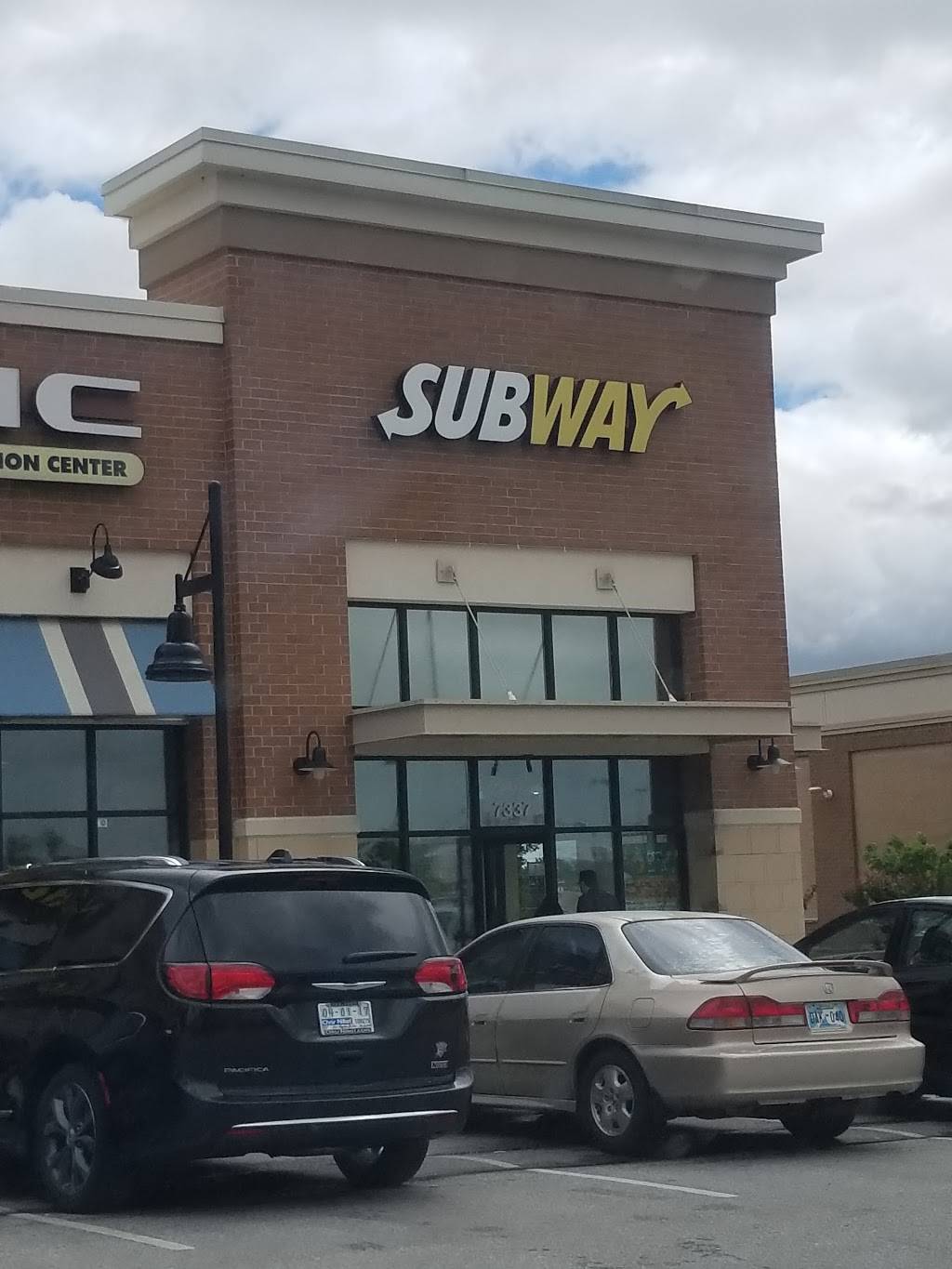 Subway | restaurant | 7337 S Olympia Ave W, Tulsa, OK 74132, USA | 9184476466 OR +1 918-447-6466