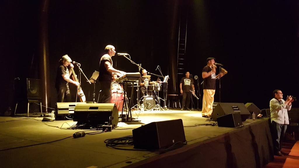 Bistro 1760 de Wendake | restaurant | 100 Boulevard Bastien, Québec, QC G2B 2T9, Canada | 4188426529 OR +1 418-842-6529