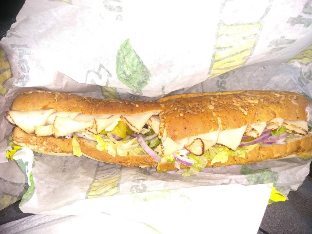 Subway | restaurant | 8839 Conroy Windermere Rd, Orlando, FL 32835, USA | 4079099205 OR +1 407-909-9205