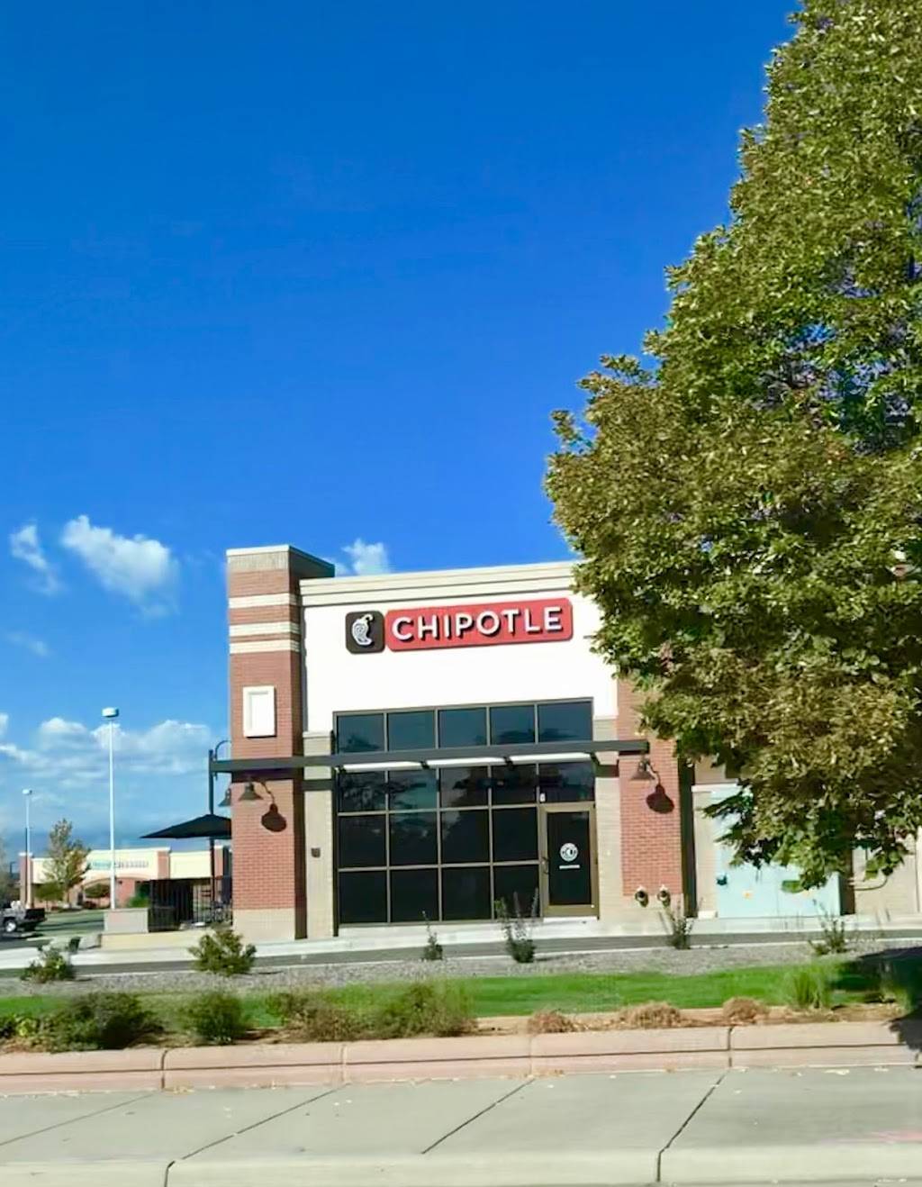 Chipotle Mexican Grill | restaurant | 7303 Federal Blvd #1, Westminster, CO 80030, USA | 3038725023 OR +1 303-872-5023