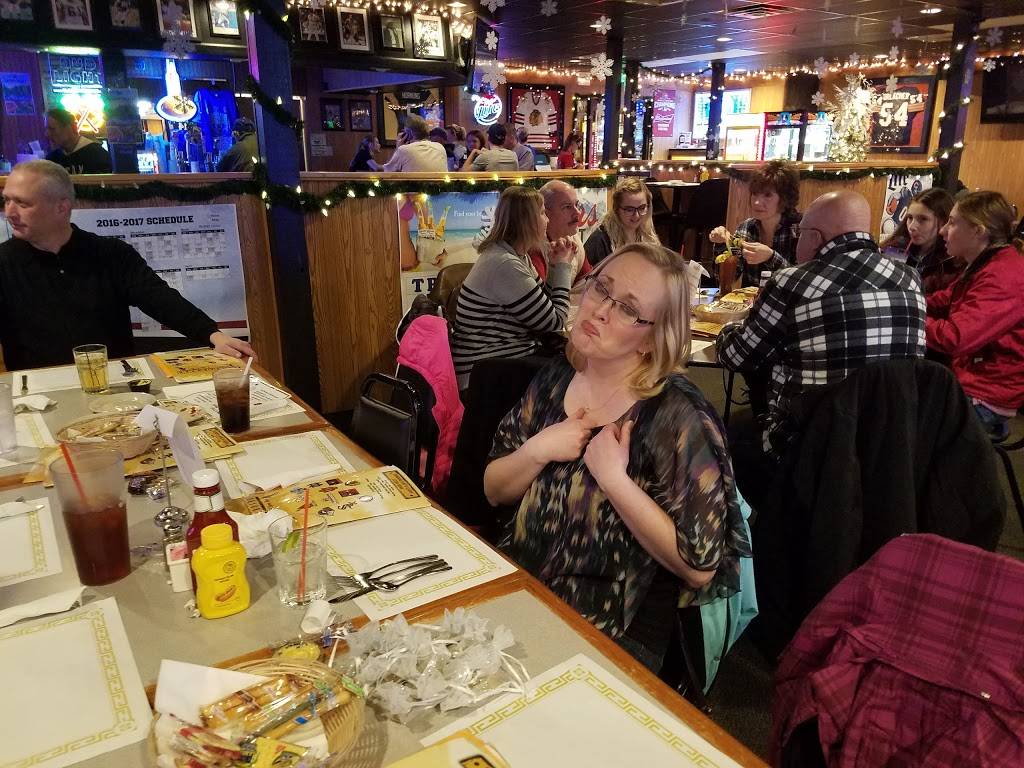 Bridges Scoreboard Restaurant | restaurant | 121 N Griffith Blvd, Griffith, IN 46319, USA | 2199242206 OR +1 219-924-2206