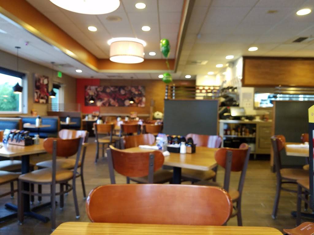IHOP | bakery | 1785 John F Kennedy Rd, Dubuque, IA 52002, USA | 5635830888 OR +1 563-583-0888