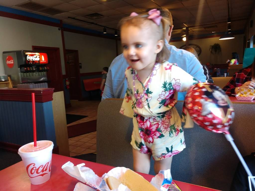 Dairy Delight | restaurant | 1324 E Wood St, Paris, TN 38242, USA | 7316421795 OR +1 731-642-1795