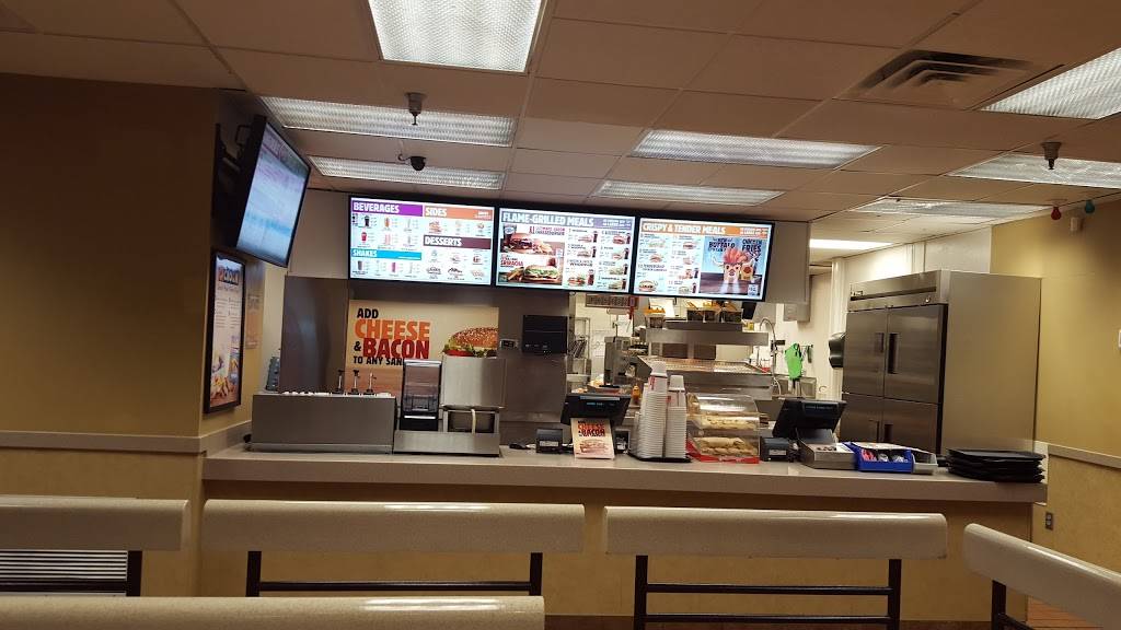 Burger King | restaurant | 9460 Quivira Rd, Lenexa, KS 66215, USA | 9134923467 OR +1 913-492-3467