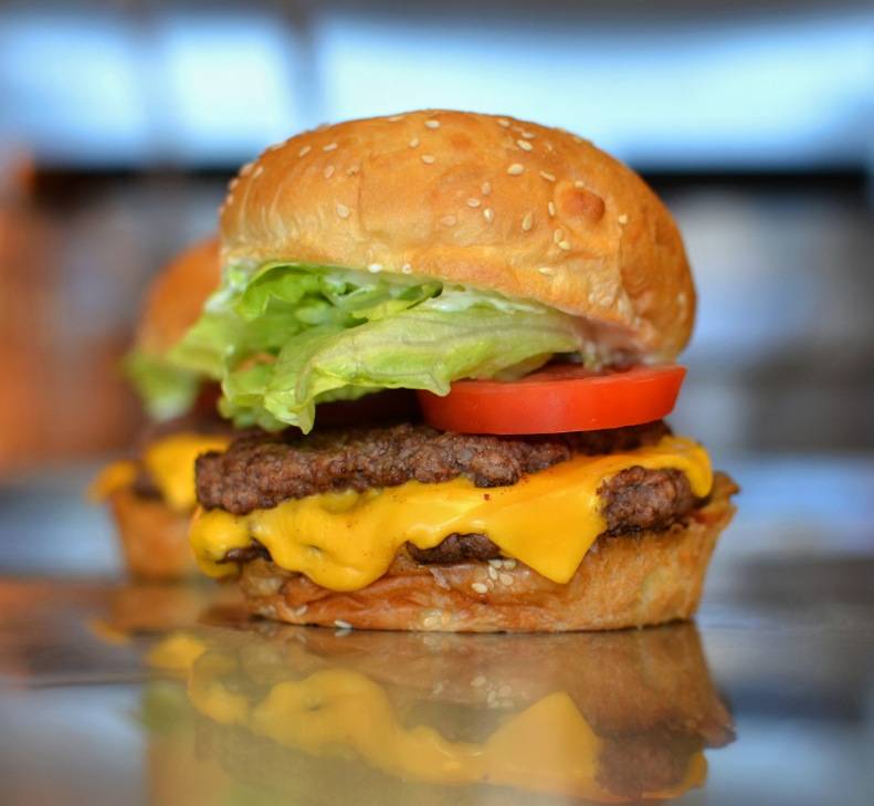 Z-Burger | restaurant | 2157 P St NW, Washington, DC 20037, USA | 2027922777 OR +1 202-792-2777