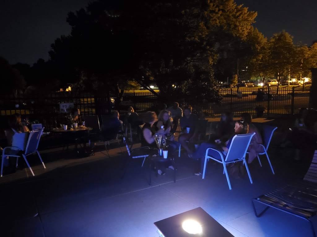 Urbandale Clubhouse And Restraunt | restaurant | 4022-4098 NW 86th St, Urbandale, IA 50322, USA | 5152765496 OR +1 515-276-5496