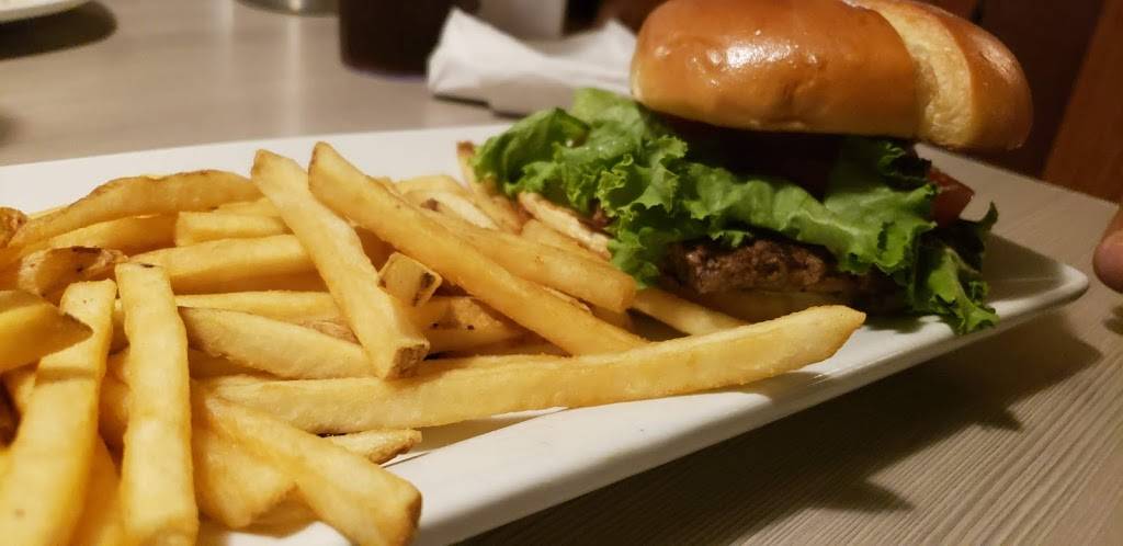 Perkins Restaurant & Bakery | restaurant | 811 S Frontage Rd, Wisconsin Dells, WI 53965, USA | 6082546424 OR +1 608-254-6424