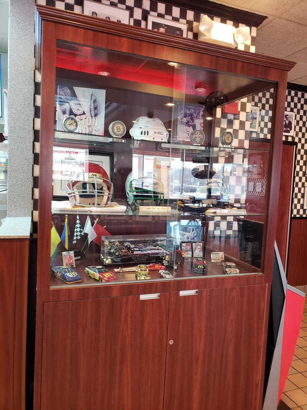 McDonalds | cafe | 181 James Reynolds Rd, Swansea, MA 02777, USA | 5083799899 OR +1 508-379-9899