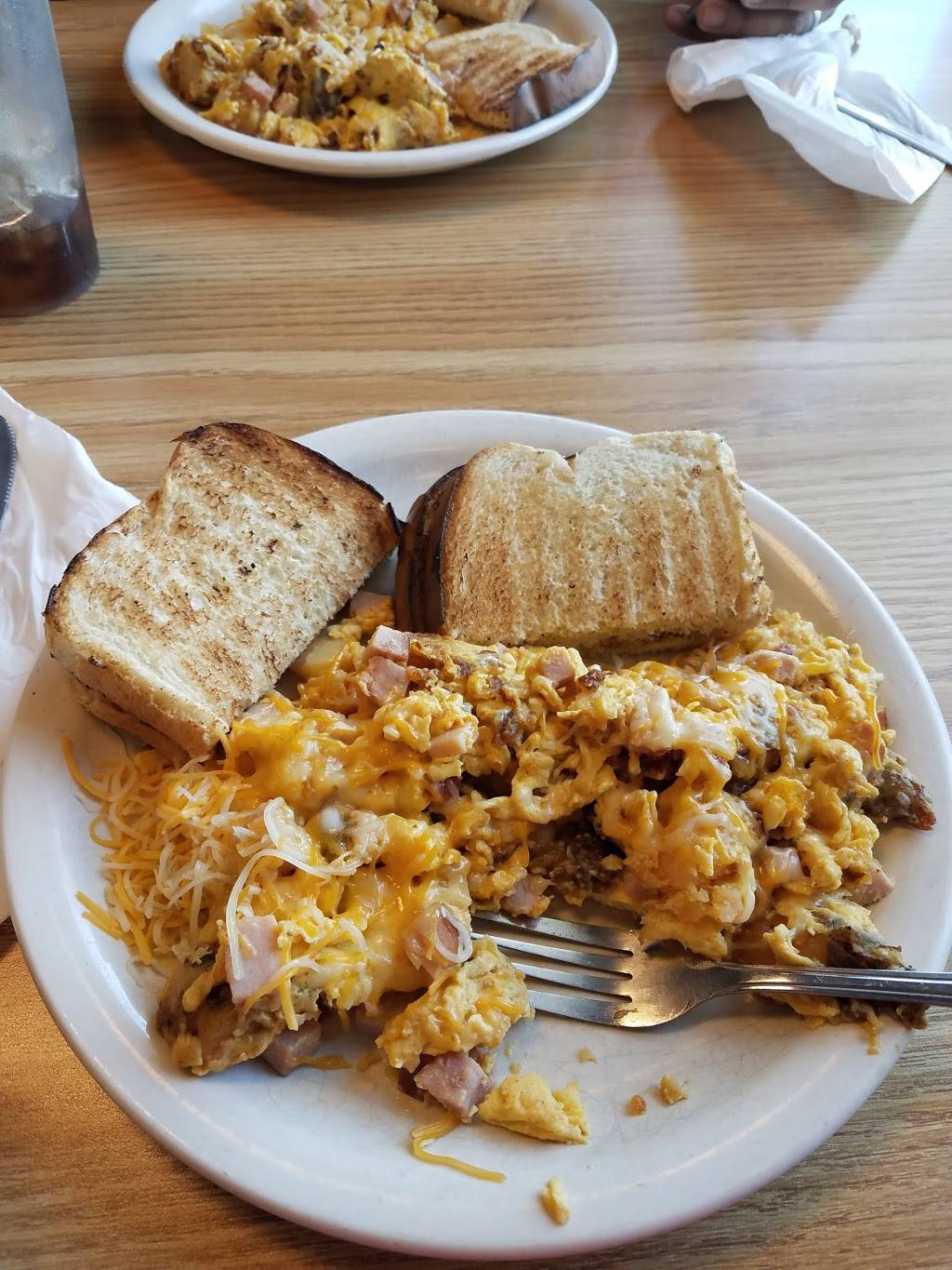 Silver Moon Soda Grill | cafe | 7820 Ponderosa Rd #A, Perrysburg, OH 43551, USA | 4196667425 OR +1 419-666-7425