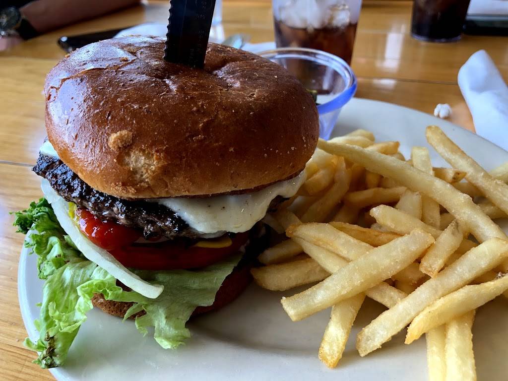 Airport Restaurant & Spirits | restaurant | 3608 Wildwood Ave, Jackson, MI 49202, USA | 5177833616 OR +1 517-783-3616