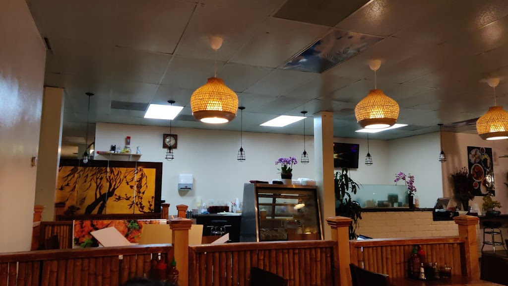 Pho & Sushi by Mais Kitchen | restaurant | 2852 Main St, San Diego, CA 92113, USA | 6197829496 OR +1 619-782-9496