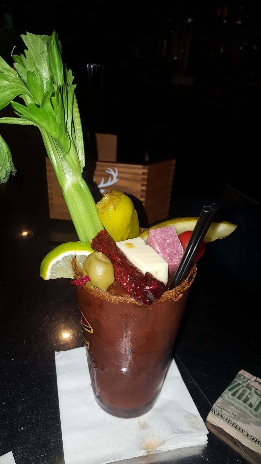 Warren Road Tavern | restaurant | 3356 Warren Rd, Cleveland, OH 44111, USA | 2166713227 OR +1 216-671-3227