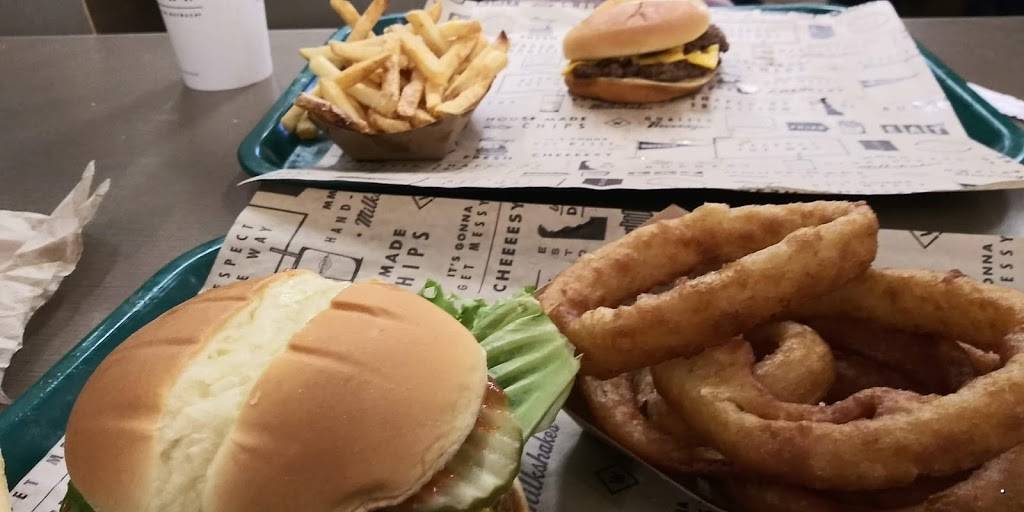 Wayback Burgers | restaurant | 99 Rockingham Park Blvd, Salem, NH 03079, USA | 6038243661 OR +1 603-824-3661