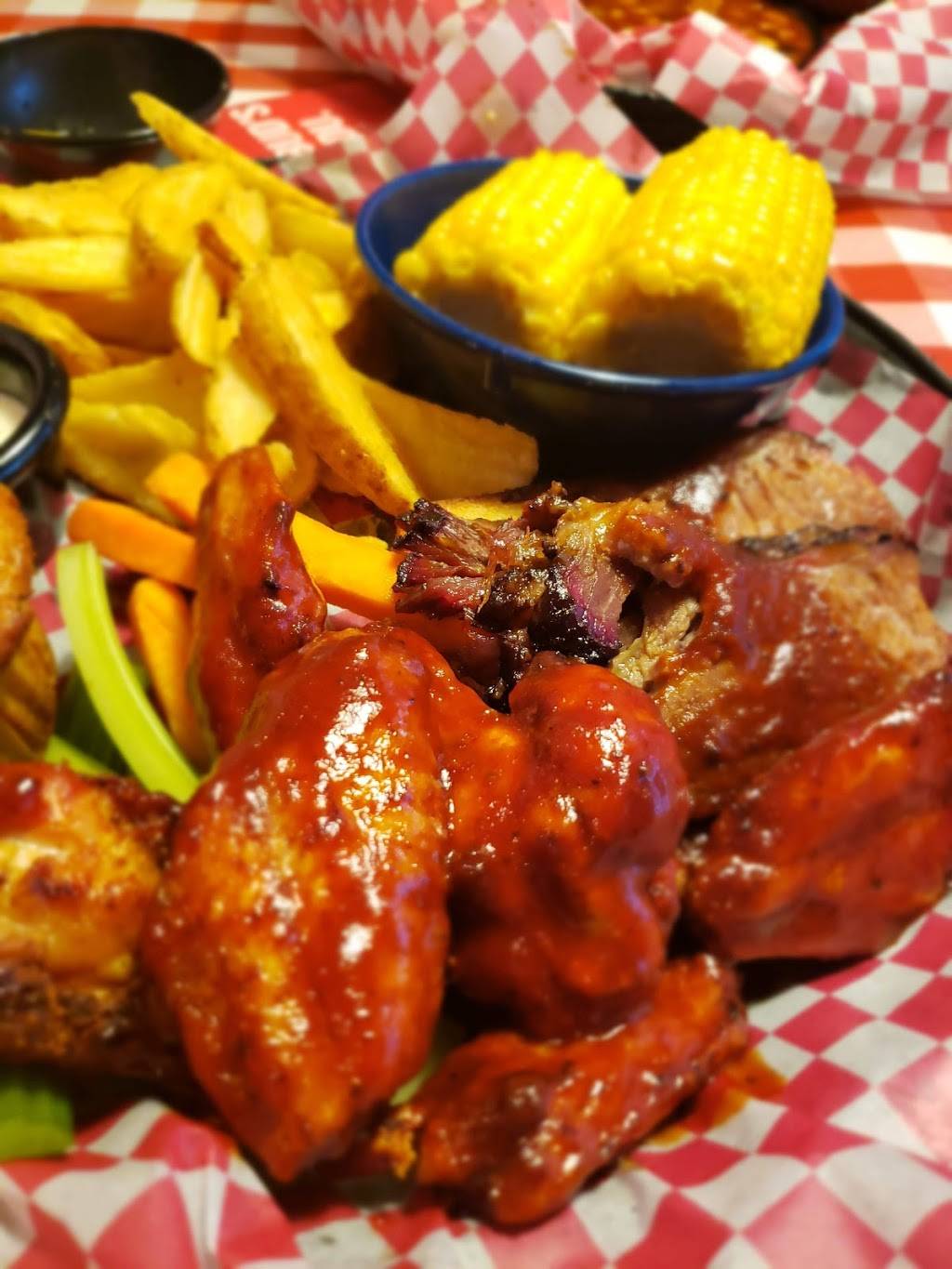 Famous Daves Bar-B-Que | restaurant | 7411 North Grand Prairie Drive, Peoria, IL 61615, USA | 3096917427 OR +1 309-691-7427