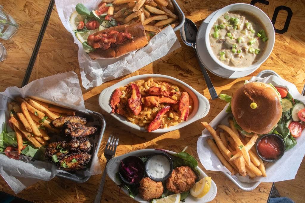 Bleu Fin Bar & Grill | restaurant | 637 Nostrand Ave., Brooklyn, NY 11216, USA | 7185762500 OR +1 718-576-2500