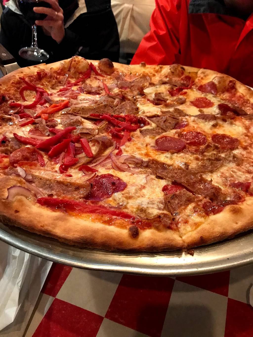 Julians Italian Pizzeria & Kitchen | restaurant | 6462 N New Braunfels Ave, San Antonio, TX 78209, USA | 2105953405 OR +1 210-595-3405