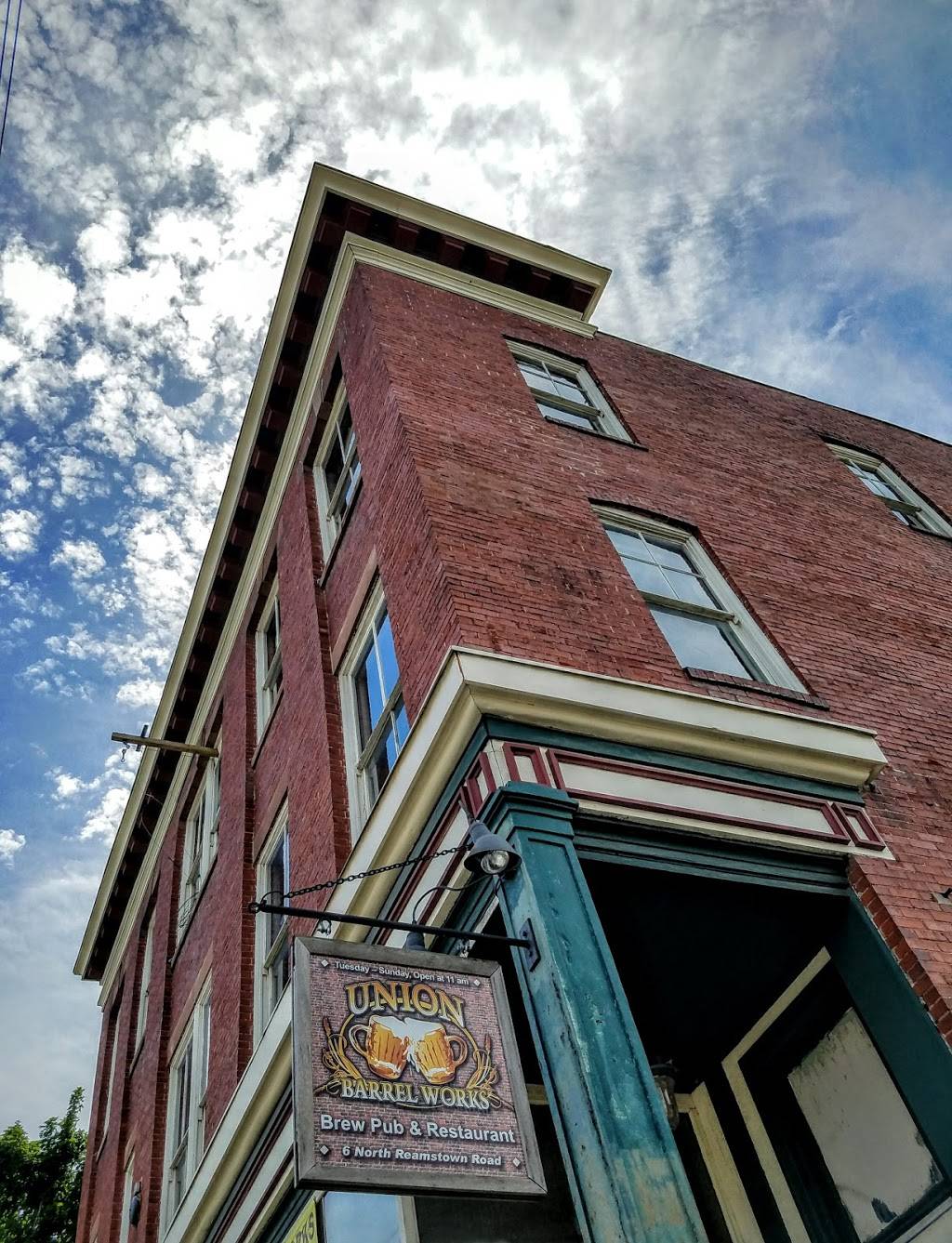 Union Barrel Works | restaurant | 6 N Reamstown Rd, Reamstown, PA 17567, USA | 7173357837 OR +1 717-335-7837