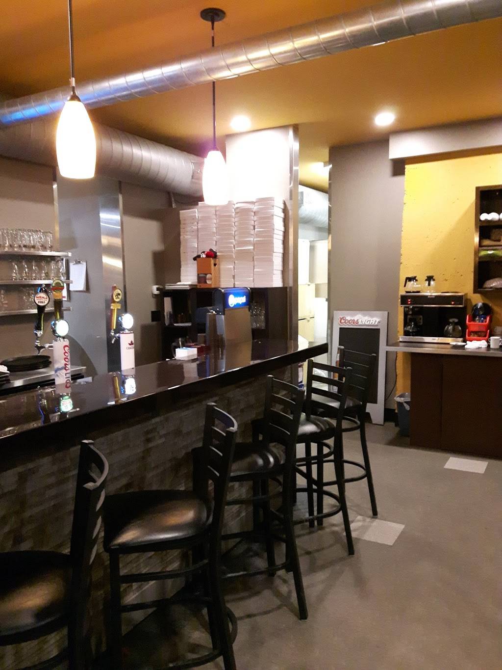 Papas Pizzeria | restaurant | 18 Manitou Cres W, Amherstview, ON K7N 1S3, Canada | 6133896722 OR +1 613-389-6722