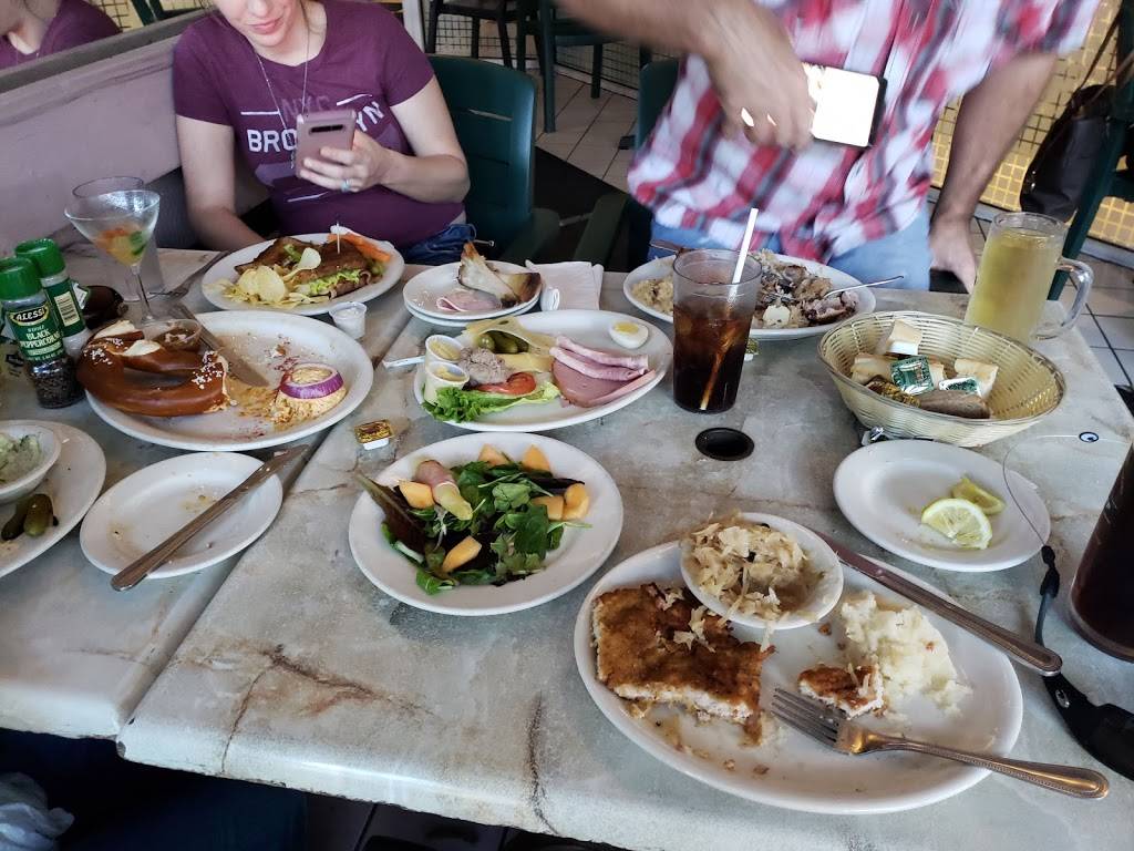 Hollerbachs Willow Tree Cafe | restaurant | 205 E 1st St, Sanford, FL 32771, USA | 4073212204 OR +1 407-321-2204