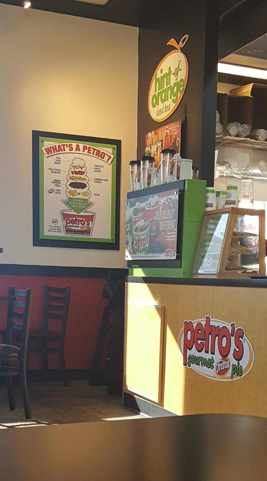 Petros Chili & Chips - West Hills | restaurant | 7005 Kingston Pike, Knoxville, TN 37919, USA | 8654505004 OR +1 865-450-5004