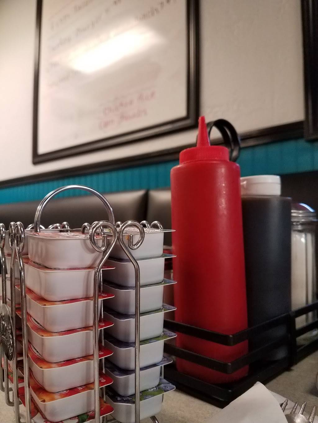 Suzies Diner | restaurant | 4867, 76 Lowell Rd, Hudson, NH 03051, USA | 6038832741 OR +1 603-883-2741