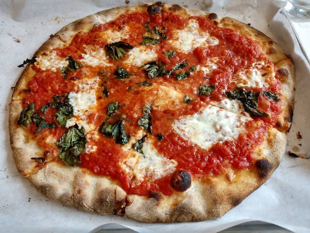 Frank Pepe Pizzeria Napoletana | restaurant | 130 Reidville Dr, Waterbury, CT 06705, USA | 4752352145 OR +1 475-235-2145