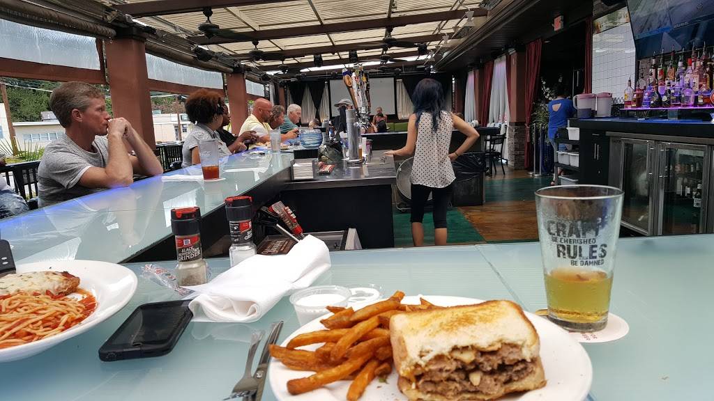 DJs Restaurant | restaurant | 1502 W Innes St, Salisbury, NC 28144, USA | 7046389647 OR +1 704-638-9647