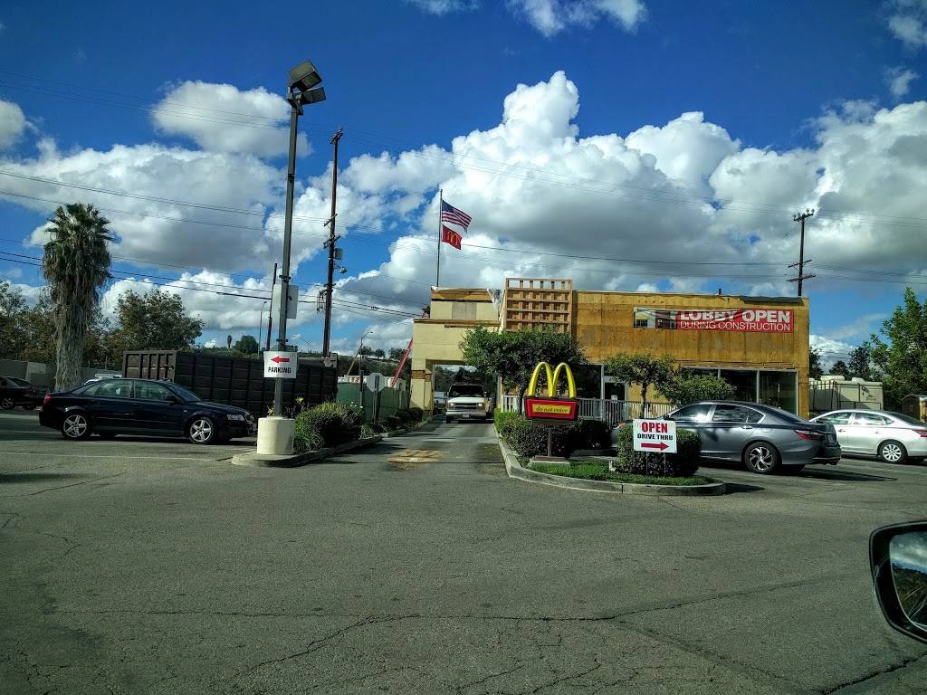 El Camino Shopping Center | shopping mall | 23335 Mulholland Dr, Woodland Hills, CA 91364, USA | 2135532200 OR +1 213-553-2200