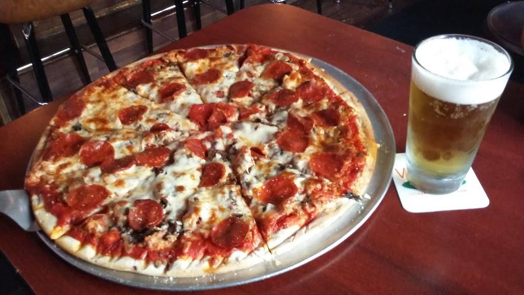 Village Inn Pizzeria Sports Bar and Grill | restaurant | 8050 Lincoln Ave, Skokie, IL 60077, USA | 8476753737 OR +1 847-675-3737