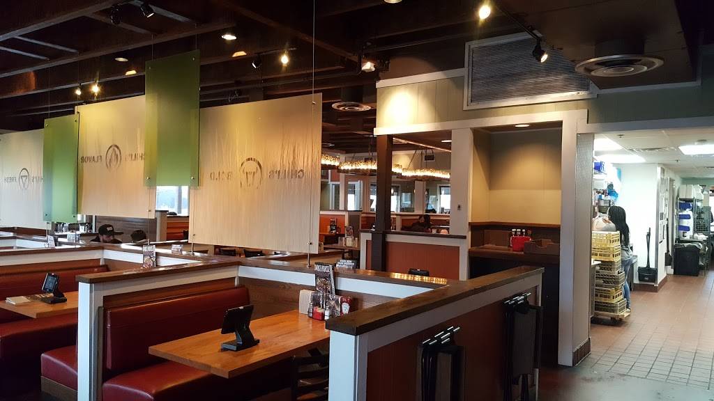 Chilis Grill & Bar | meal takeaway | 2320 W Oregon Ave, Philadelphia, PA 19145, USA | 2154683757 OR +1 215-468-3757