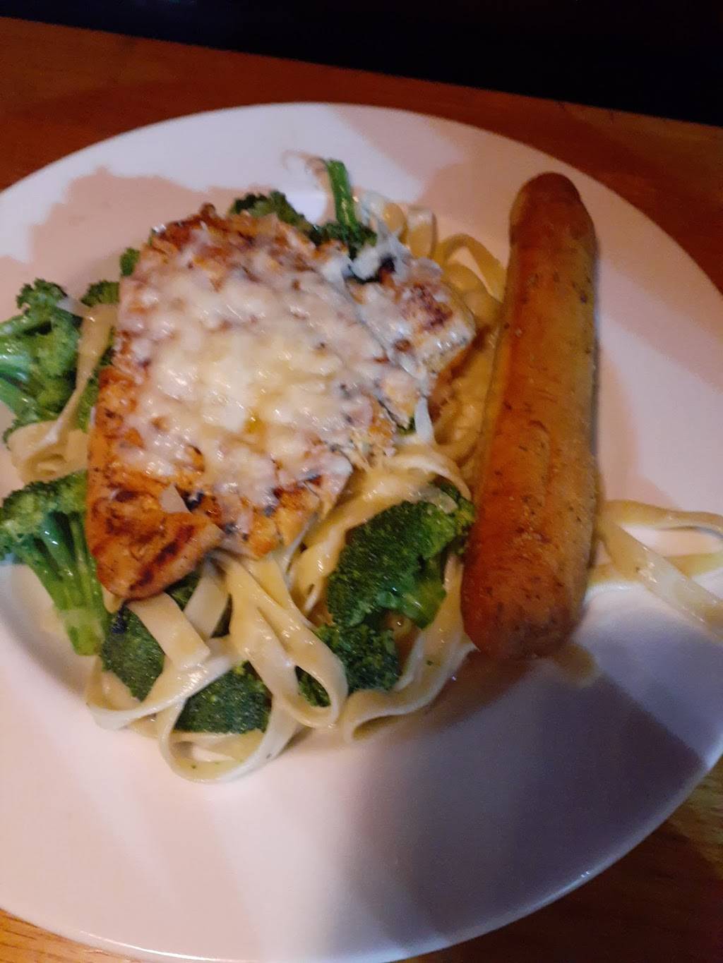 Applebees Grill + Bar | restaurant | 2114 Union Ave, Memphis, TN 38104, USA | 9017257136 OR +1 901-725-7136